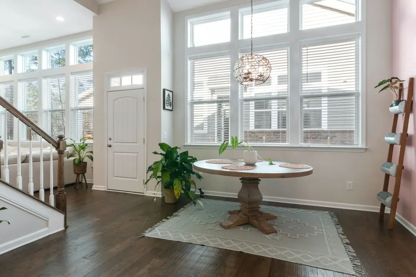 Do Your Westfield Windows Need Inside Mount or Outside Mount Blinds?
